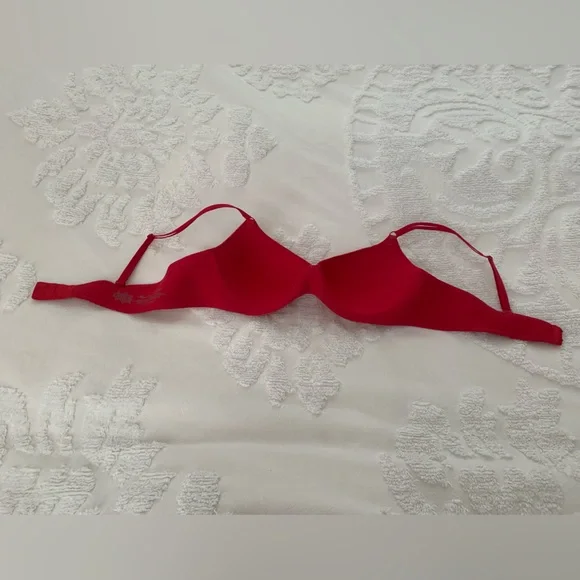 Victoria’s Secret Bra: Red Lace w/Gold Metallic Thread, Double Straps 38C - Picture 3 of 14